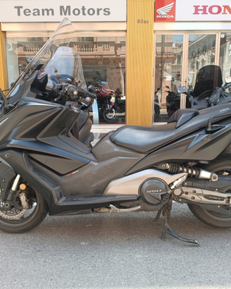 Kymco AK 550
