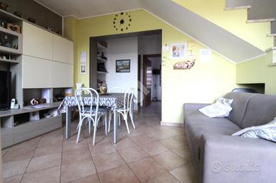 CASA SEMINDIPENDENTE A VINCHIATURO