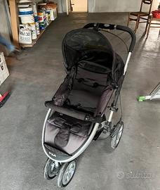 Passeggino a tre ruote