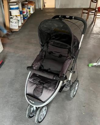 Passeggino a tre ruote