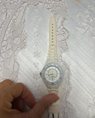 Orologio bianco, zitto ragazza