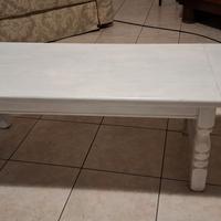 Tavolino da salotto in legno.