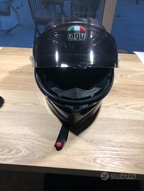 Casco pista agv in carbonio