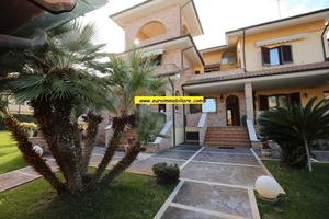 Villa bifamiliare di lusso a 150 mt dal mare