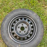 Cerchio e pneumatico 15 pollici