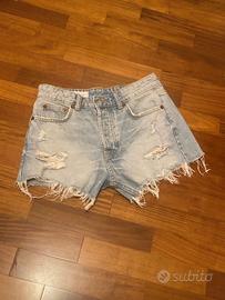 jeans corto alla moda estivo