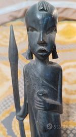 Statua arte africana legno di ebano intagliato .Al