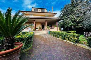 VILLA SINGOLA A APRILIA