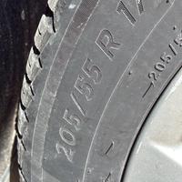 Cerchioni 17 pollici in acciaio neri con gomme 