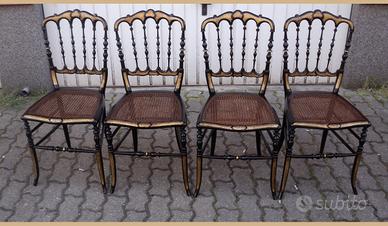 Sedie depoca nere con profili dorati