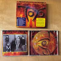 CD TOTO falling in between CD