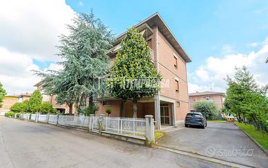 Ampio Quadrilocale al primo piano con due balconi