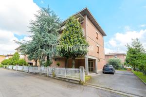 Ampio Quadrilocale al primo piano con due balconi