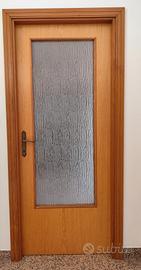 Porte in legno e porte in vetro