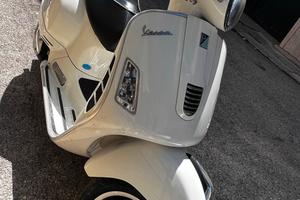 Vespa 300 Gts Piaggio