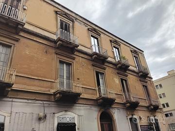 Catania- Tribunale Appartamento 200 mq 1°p 275000