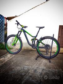 Bicicletta GIANT Reign 27.5 "Advanced Carbon