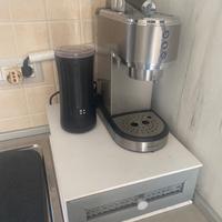 Macchina di caffè e cappuccino
