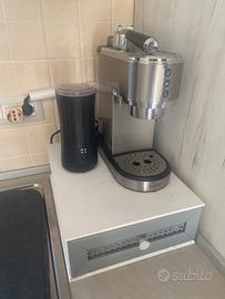 Macchina di caffè e cappuccino