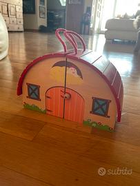 Fattoria giocattolo fatta completamente in legno