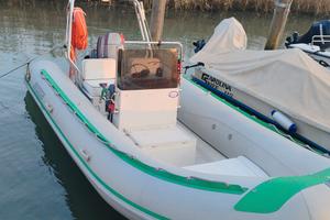 gommone 5mt  motore e cadello 