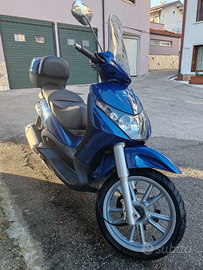 Piaggio Beverly 250