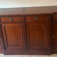 credenza classica in legno di noce massiccio