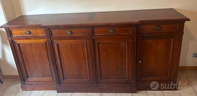 credenza classica in legno di noce massiccio