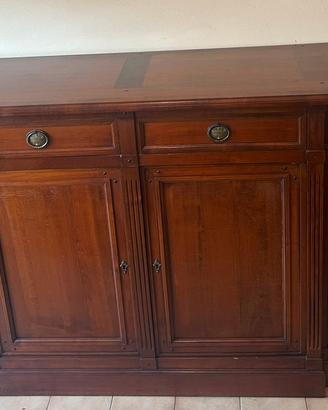 credenza classica in legno di noce massiccio
