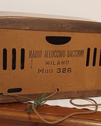 tavolino da fumo piu radio antica