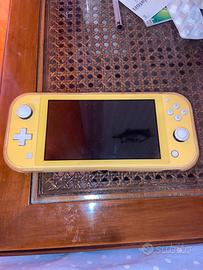 Nintendo Switch lite Gialla