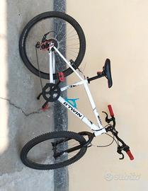 Bicicletta B-Twin Rockrider300