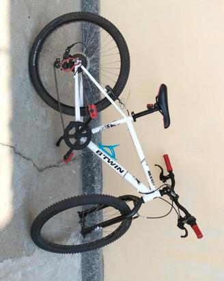 Bicicletta B-Twin Rockrider300