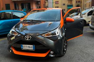 toyota Aygo Connect bi-color