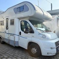 Camper mansardato Adria Coral A 640 SK USATO