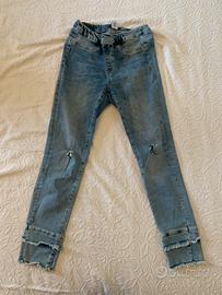 Jeans strappati