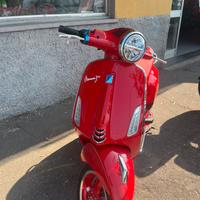 Vespa Primavera 125 Red