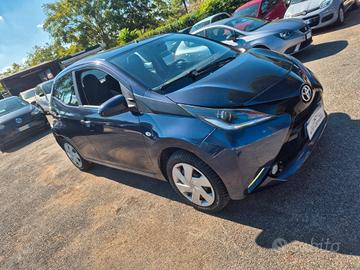 Toyota Aygo 1.0 VVT-i 69 CV 5 porte x-cool TSS MMT