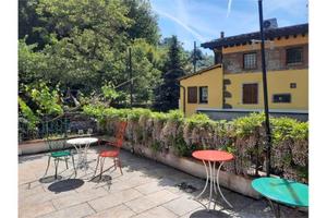 Villa di 298 m² con più di 5 locali e box auto a M