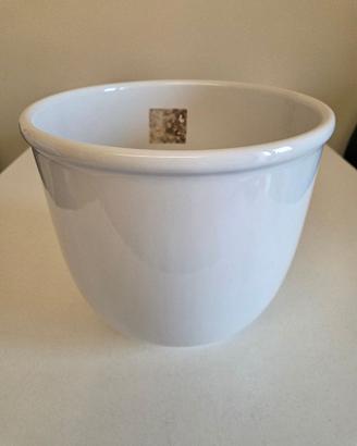 Vaso portavasi o porta piante bianco in terracotta