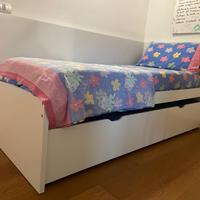 letto IKEA con sotto letto e testiera