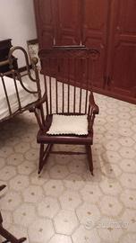 coppia sedie a dondolo in legno di noce