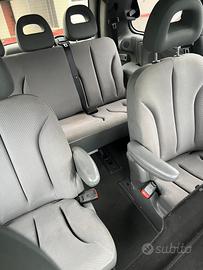 Chrysler vojager 7 posti 2800 crd automatica