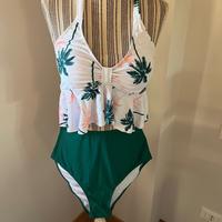 Costume Bichini due pezzi bianco e verde smeraldo