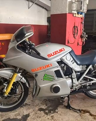 SUZUKI KATANA 750
