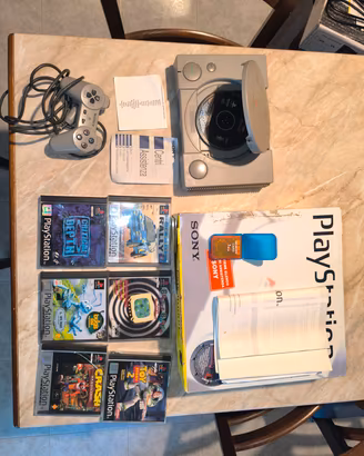 PlayStation 1 SCPH-1002 1°Edizione + 7 giochi