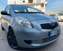 Toyota Yaris 1.0 5 porte 69cv full opt economica 2