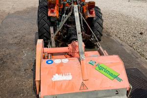Trattore PGS con attrezzatura