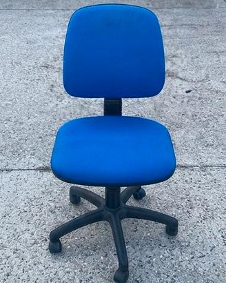 Sedia da ufficio operativa blu – Regolabile