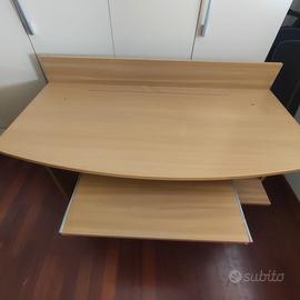 Scrivania usata pochissimo
